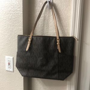 Brown leather Michael kors logo handbag